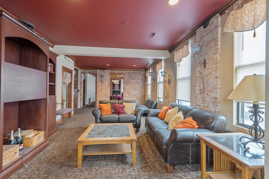 More Photos Of 700 N Salina St, Syracuse Restaurant For Sale
