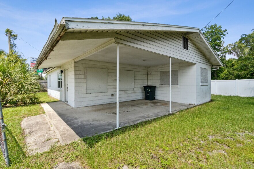 More Photos Of 7957 Blanding Blvd, Jacksonville Office Residential For Lease