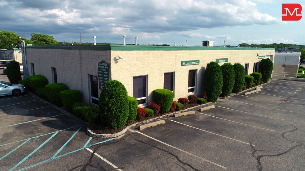 More Photos Of 14-38 East Mall, Plainview Warehouse For Lease