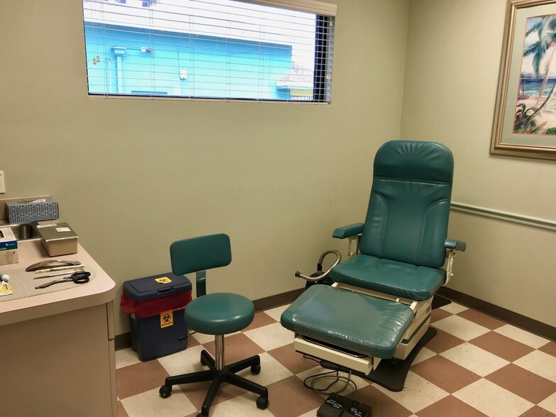 More Photos Of 305 S Childs St, Leesburg Medical For Sale