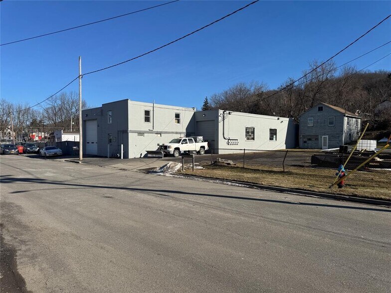 More Photos Of 38 Hall St, Binghamton Industrial For Sale