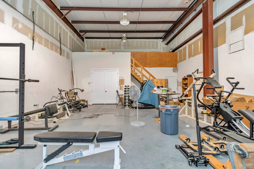 More Photos Of 7365 SW 38th St, Ocala Warehouse For Lease