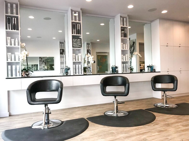 More Photos Of 3416 Via Lido, Newport Beach Storefront Retail Office For Lease