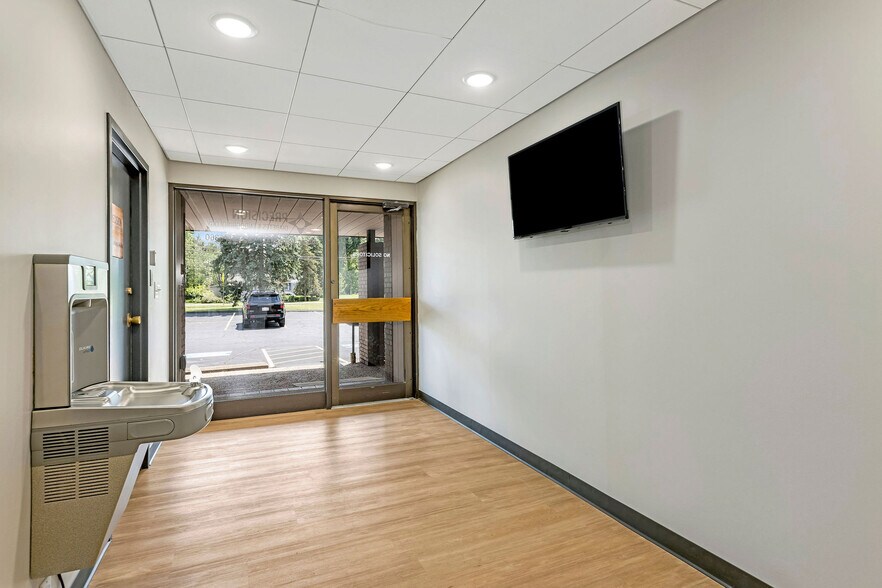 More Photos Of 9030 Montgomery Rd, Cincinnati Medical For Lease