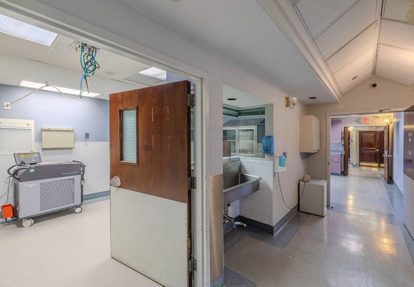 More Photos Of 15-01 Broadway, Fair Lawn Medical For Sale