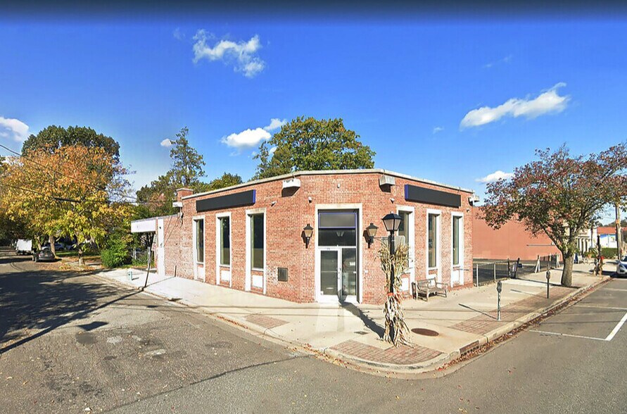 More Photos Of 99 Covert Ave, Floral Park Bank For Lease