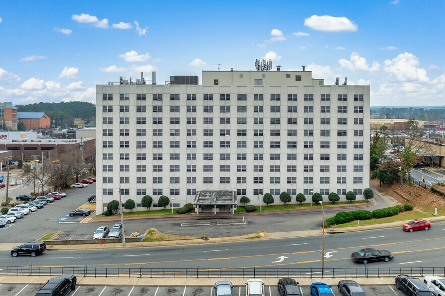 More Photos Of 6115 W Markham St, Little Rock Apartments For Lease