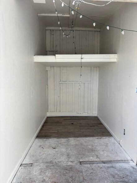 More Photos Of 4 18th St, Richmond Industrial For Sale