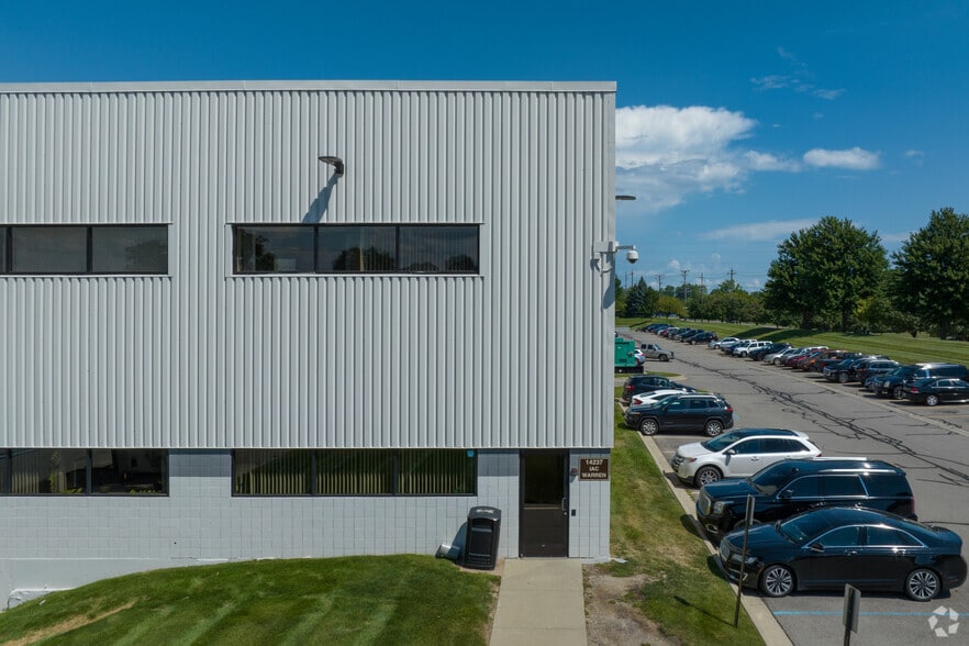 More Photos Of 14235-14325 Frazho Rd, Warren Distribution For Lease