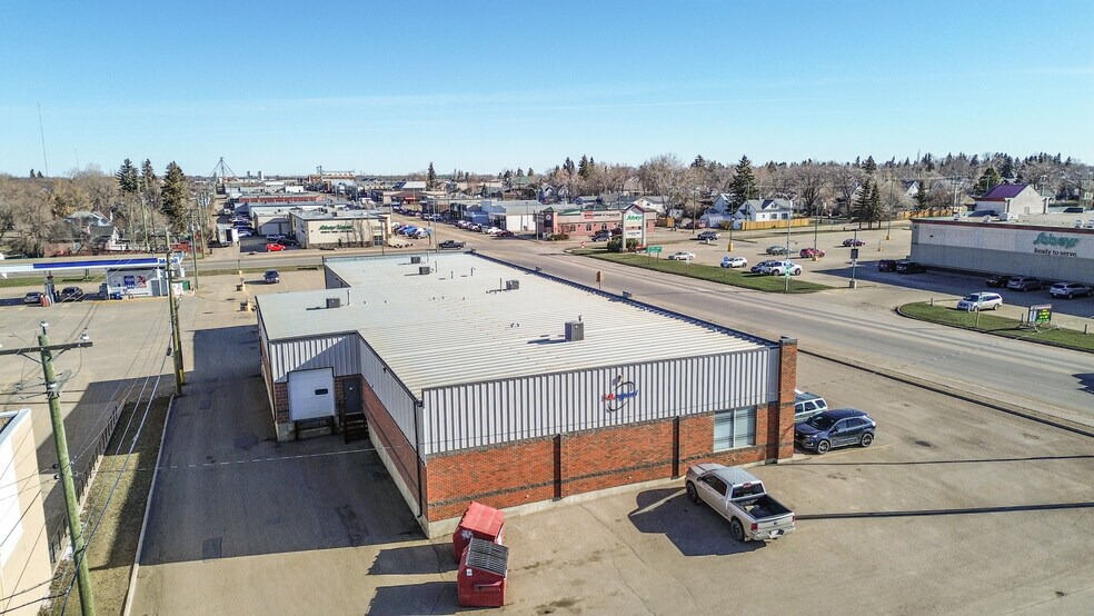 More Photos Of 4602 50 St, Stettler Light Manufacturing For Sale