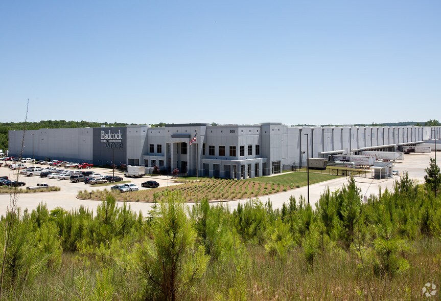 Primary Photo Of 505 Pegasus Pky, Lagrange Distribution For Lease