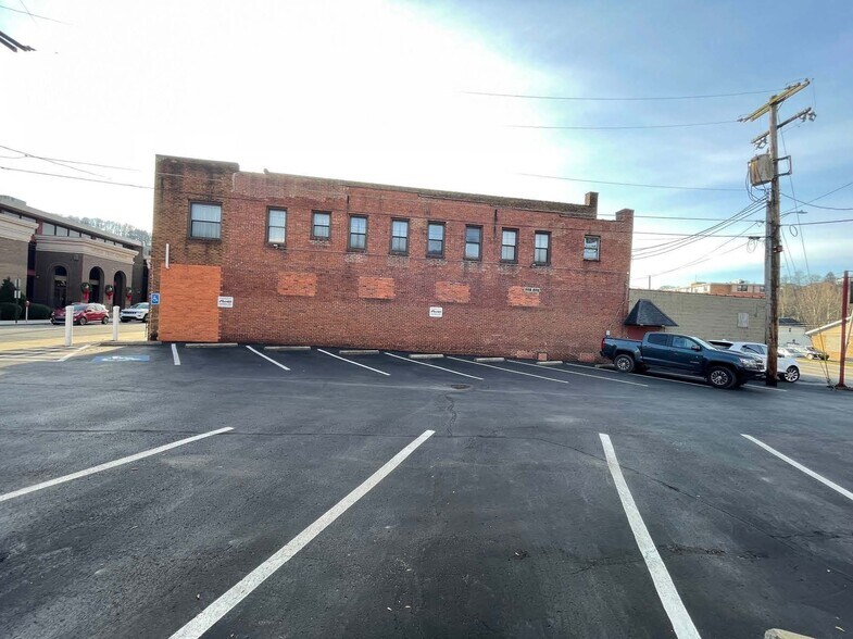 More Photos Of 212 N Warren Ave, Apollo General Retail For Sale