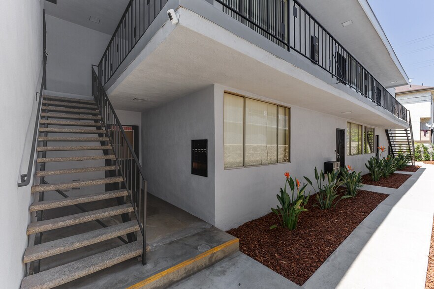 More Photos Of 623 Orange Grove Ave, Glendale Apartments For Sale