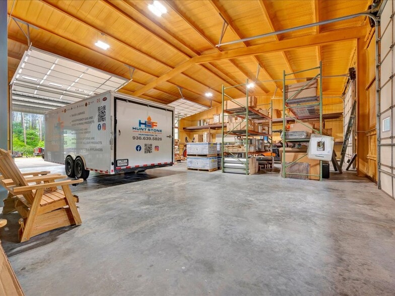 More Photos Of 9343 S US Highway 69, Huntington Showroom For Sale