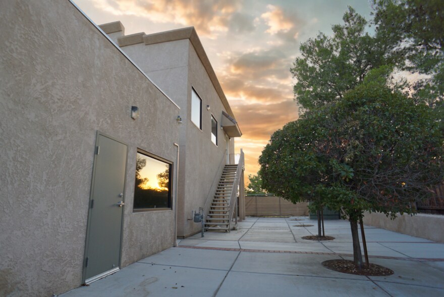 More Photos Of 18270 Siskiyou Rd, Apple Valley Medical For Sale