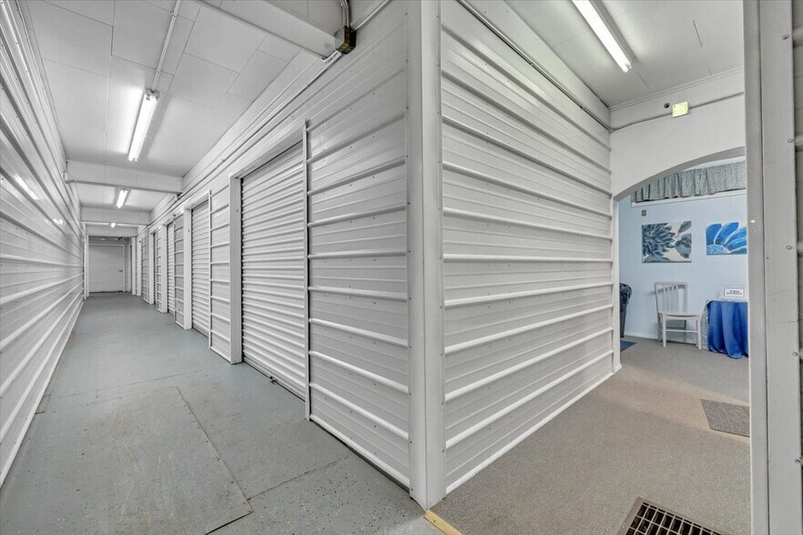More Photos Of 2312 S 5th St, Allentown Self Storage For Sale