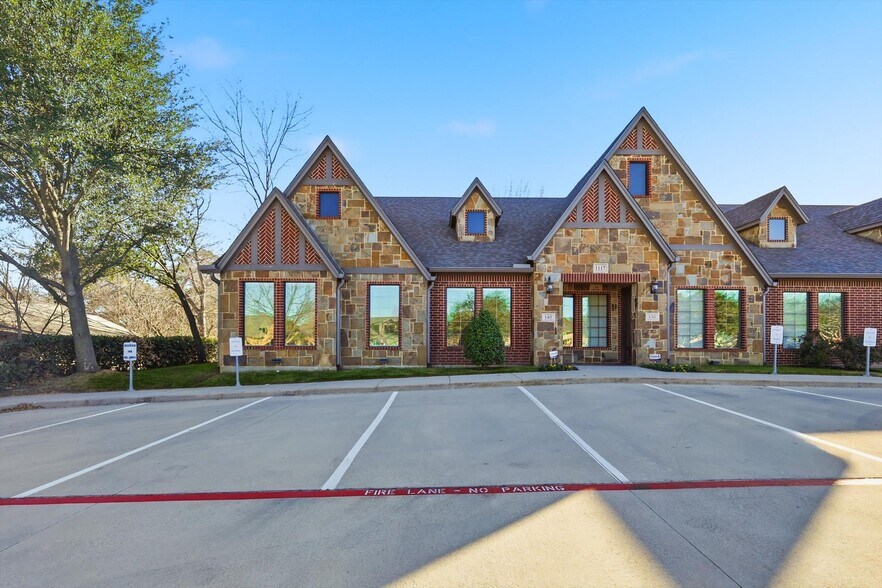 More Photos Of 1117 Glade Rd, Colleyville Medical For Lease