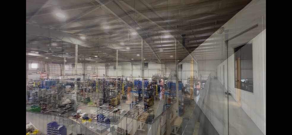 More Photos Of 7156 Sulier Dr, Temperance Manufacturing For Lease