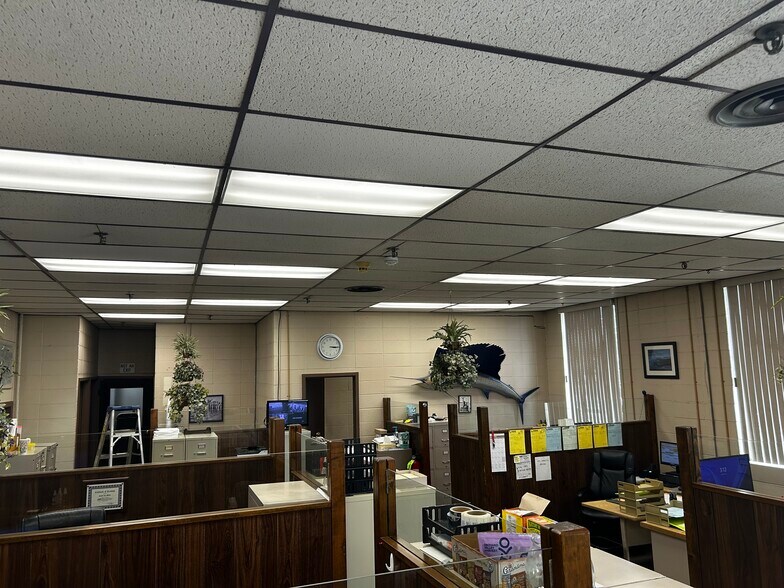 More Photos Of 8400 Enterprise Ave, Philadelphia Warehouse For Sale