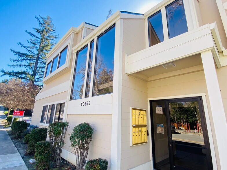 More Photos Of 20665 4th St, Saratoga Loft Creative Space For Lease