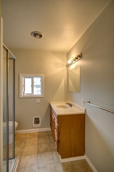 More Photos Of 798 Ocean Shores Blvd NW, Ocean Shores Bar For Sale