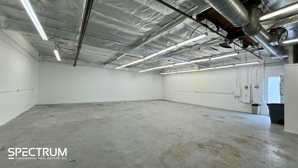 More Photos Of 8755 Remmet Ave, Canoga Park Warehouse For Lease