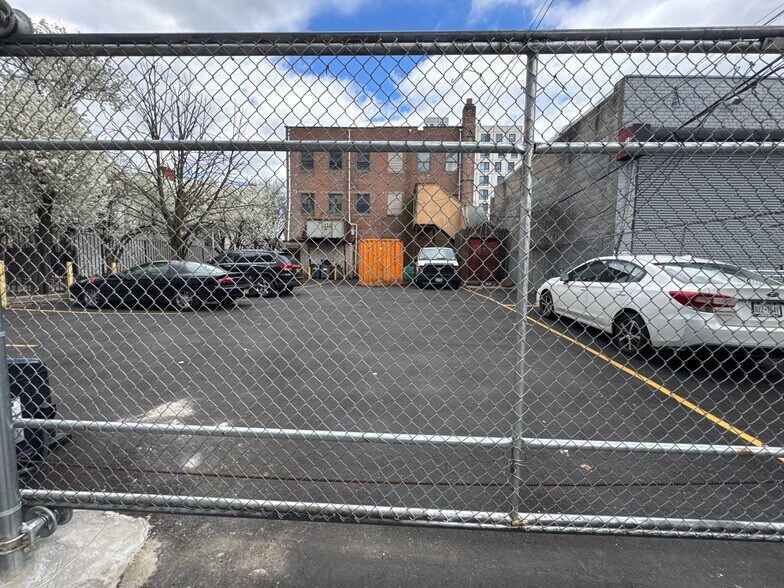 More Photos Of 1027 Beach 20th St, Far Rockaway General Retail For Sale