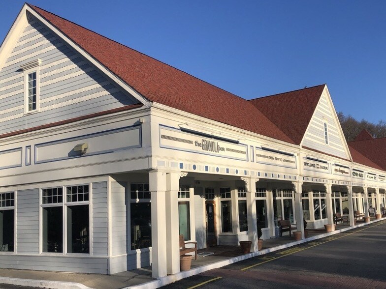 More Photos Of 575 Main St, Armonk Storefront For Lease