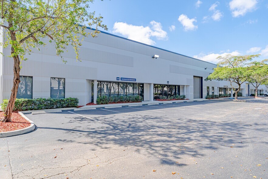 More Photos Of 2201 Nw 30th Pl, Pompano Beach Unknown For Lease