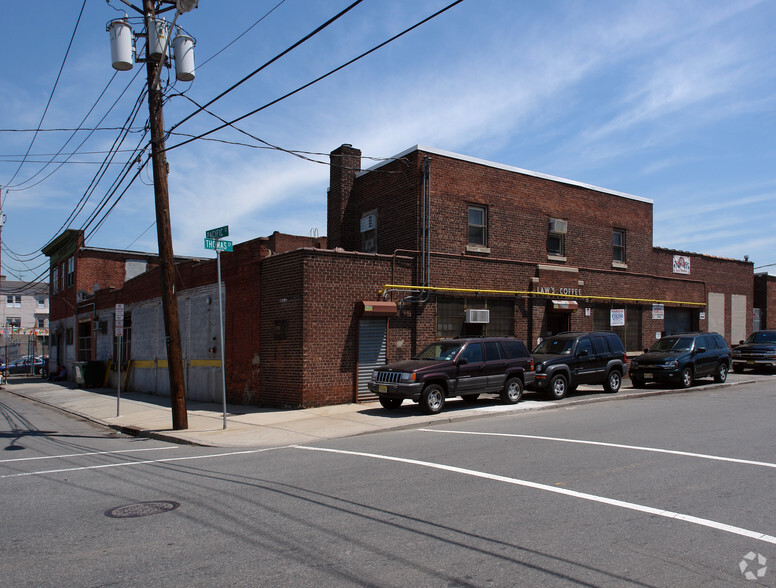 Primary Photo Of 265 Thomas St, Newark Warehouse For Lease