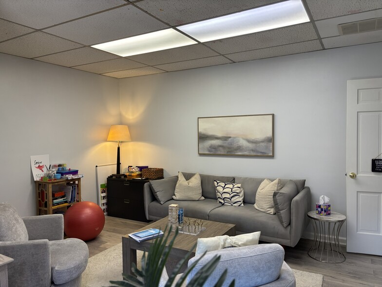 More Photos Of 39-51 Pine St, New Canaan Medical For Sale