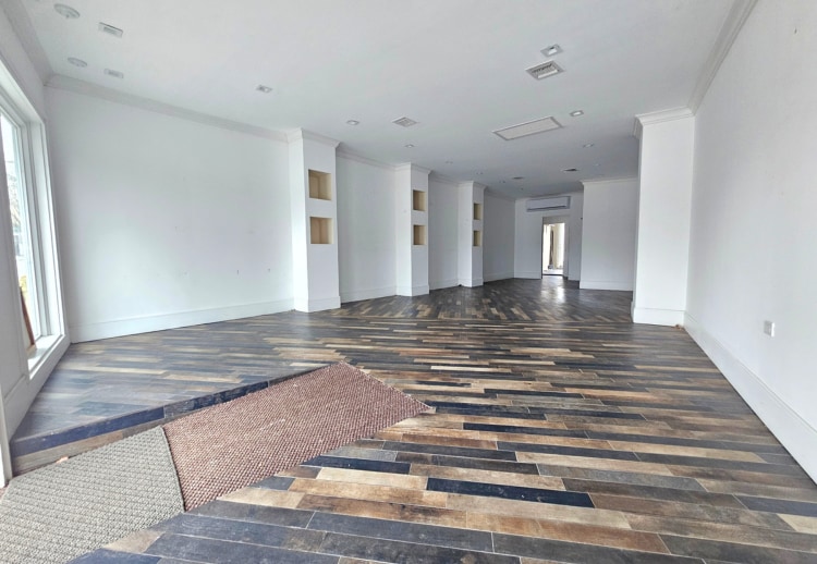 More Photos Of 77 Jobs Ln, Southampton General Retail For Lease