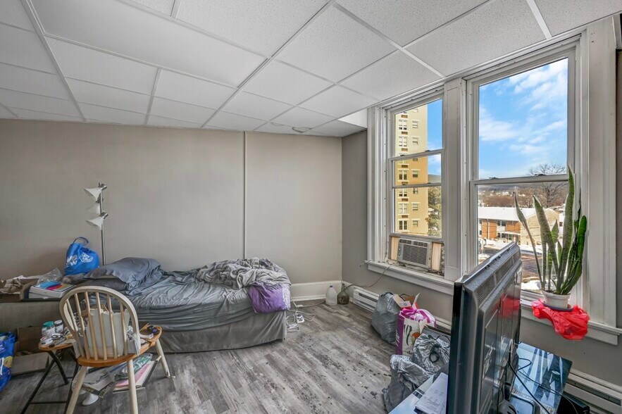 More Photos Of 310-312E Lackawanna Ave, Olyphant Apartments For Sale