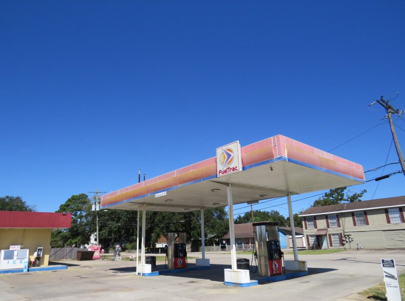 More Photos Of 3002 Nall St, Port Neches General Retail For Sale