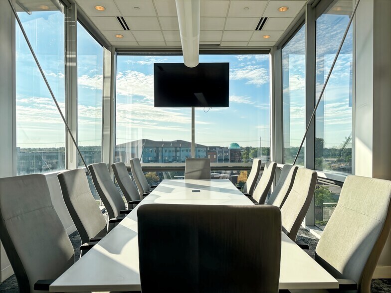 More Photos Of 5550 Wild Rose Ln, West Des Moines Coworking Space