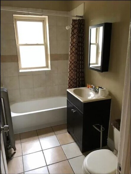 More Photos Of 7648 S Phillips Ave, Chicago Apartments For Sale