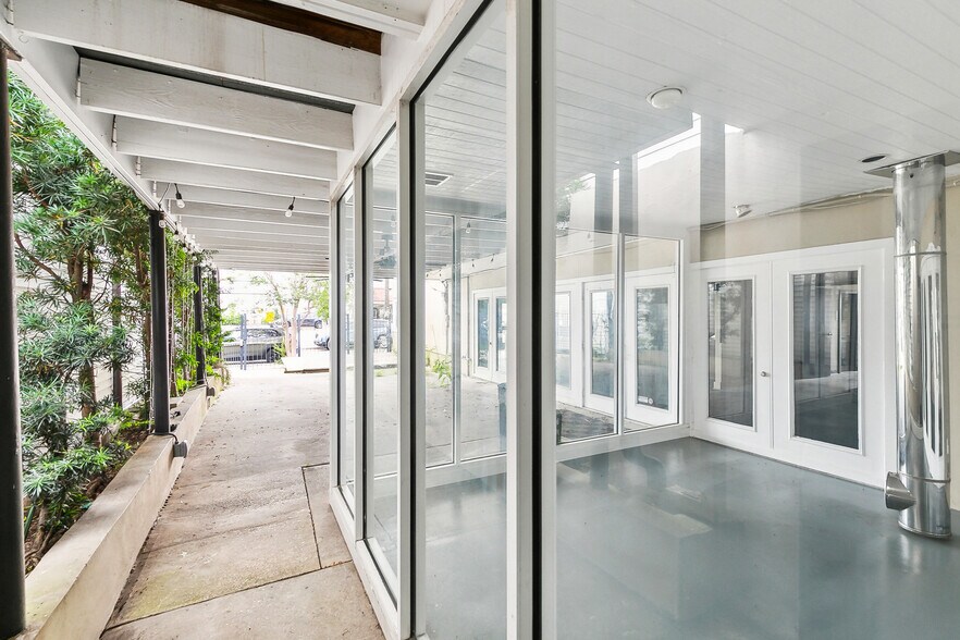 More Photos Of 7624 Maple St, New Orleans Storefront For Lease