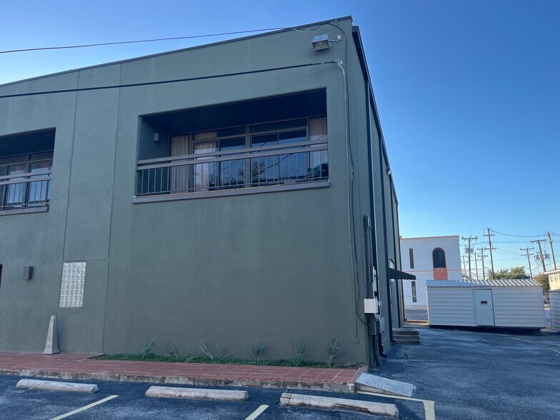 More Photos Of 1739 Citadell Plz, San Antonio Office For Lease