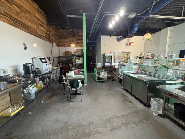 More Photos Of 802-812 N Easton Rd, Doylestown Storefront For Sale