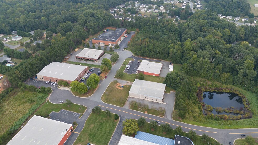 More Photos Of 192 Talbert Pointe Dr, Mooresville Warehouse For Sale