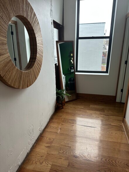 More Photos Of 700 Fairfield Ave, Bellevue Office For Sale