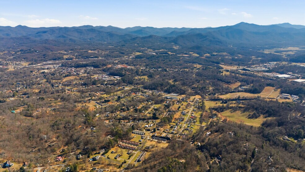 More Photos Of 520 Baird Cove Rd, Franklin Apartments For Sale