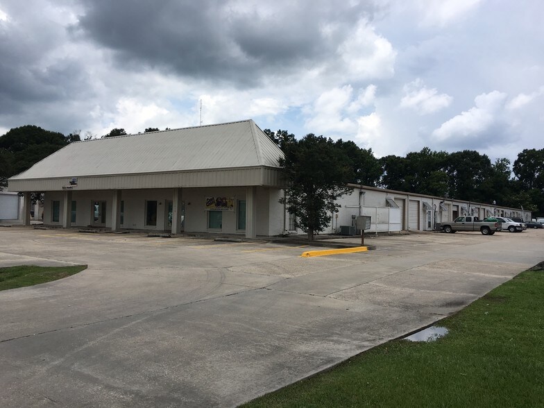 More Photos Of 11616 Industriplex Blvd, Baton Rouge Warehouse For Sale