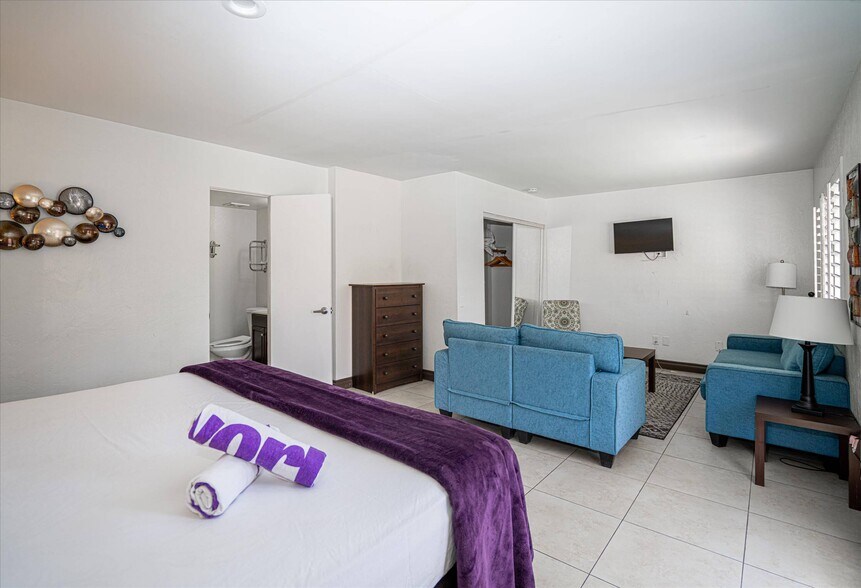 More Photos Of 535 S Warm Sands Dr, Palm Springs Hotel For Sale