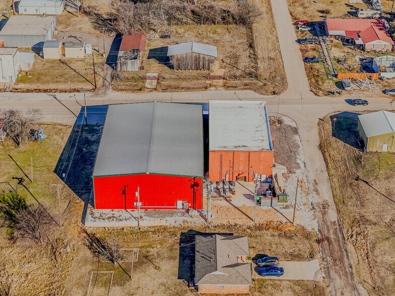 More Photos Of 103 N. Clarady, Wanette Industrial For Sale