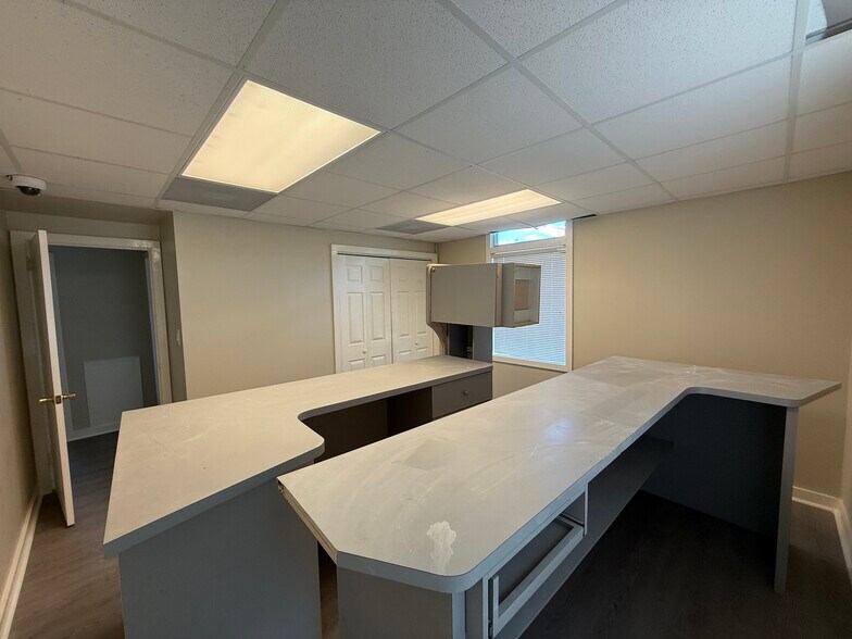 More Photos Of 516 Owen Dr, Fayetteville Office For Lease