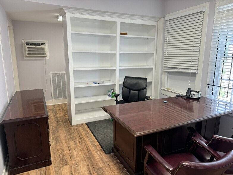 More Photos Of 4329 North Blvd, Baton Rouge Office For Sale