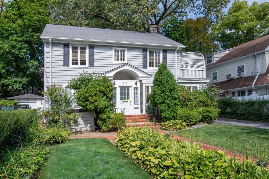 Primary Photo Of 915 Palmer Rd, Bronxville Medical For Sale