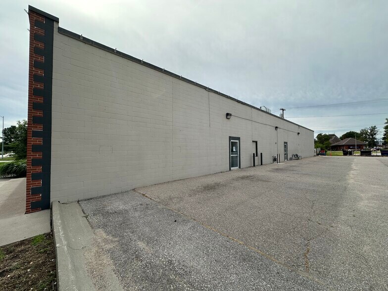 More Photos Of 1935 Q St, Lincoln Freestanding For Sale