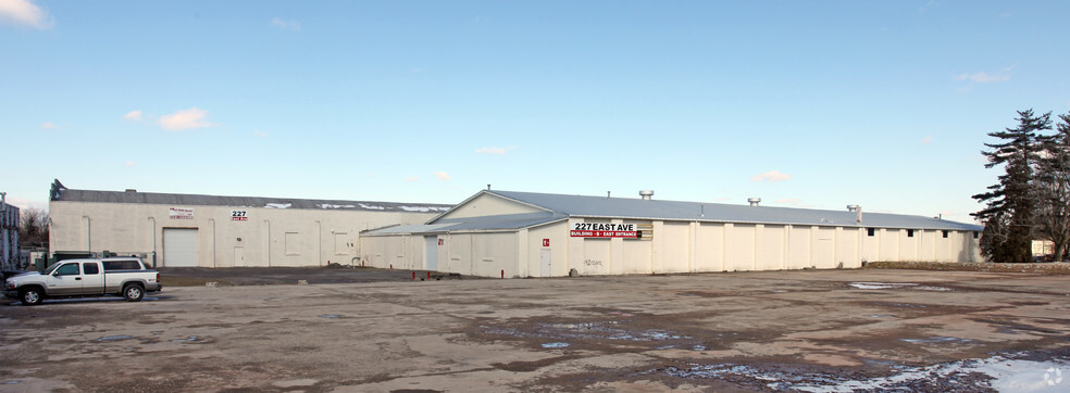 Primary Photo Of 225-227 East Ave, Albion Self Storage For Lease